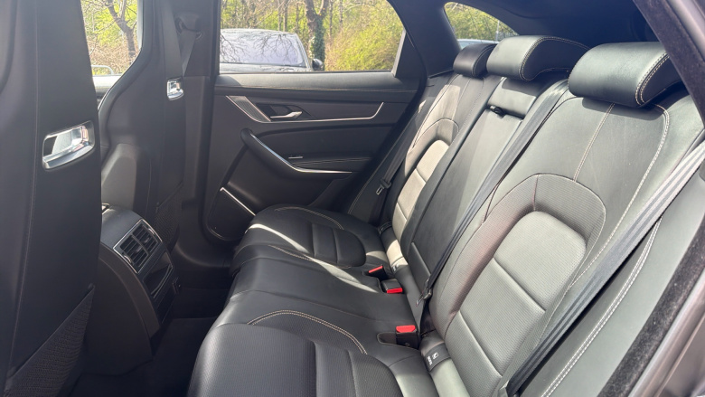 Jaguar F-Pace 2.0 D200 R-Dynamic HSE 5dr Auto AWD Diesel Estate